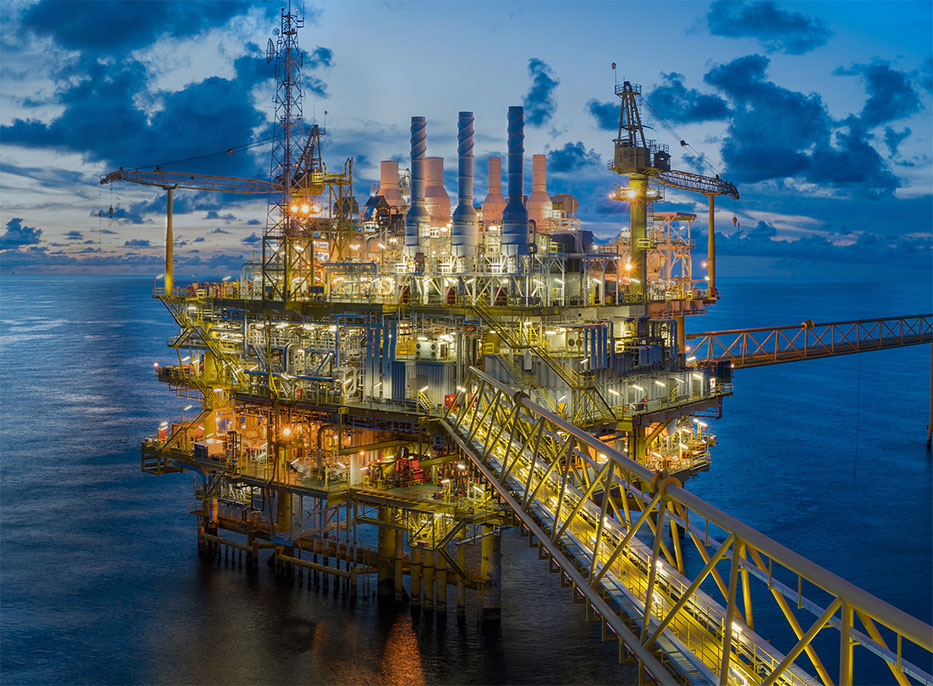 Oil & Gas Manufacturer Reduces Finance Costs by 30%